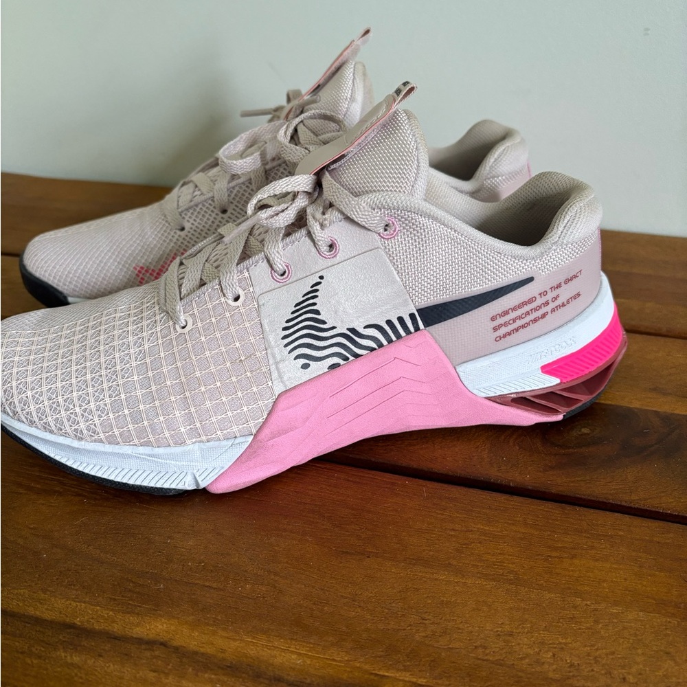 Womens Nike metcon 8. Size 8